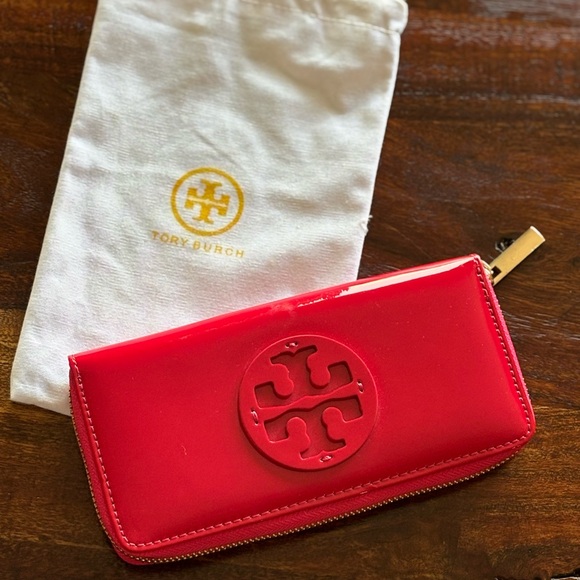 Tory Burch Handbags - Tory Burch Glossy Red Clutch
